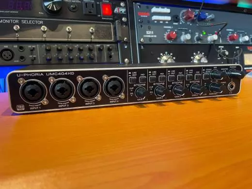 Behringer - UMC404HD